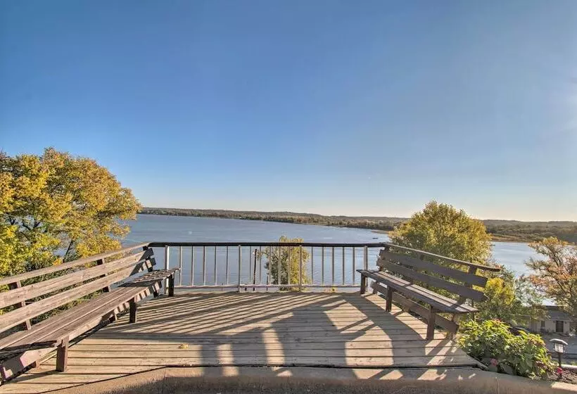 Watch The Sunrise At This Quaint Lake View Cottage
