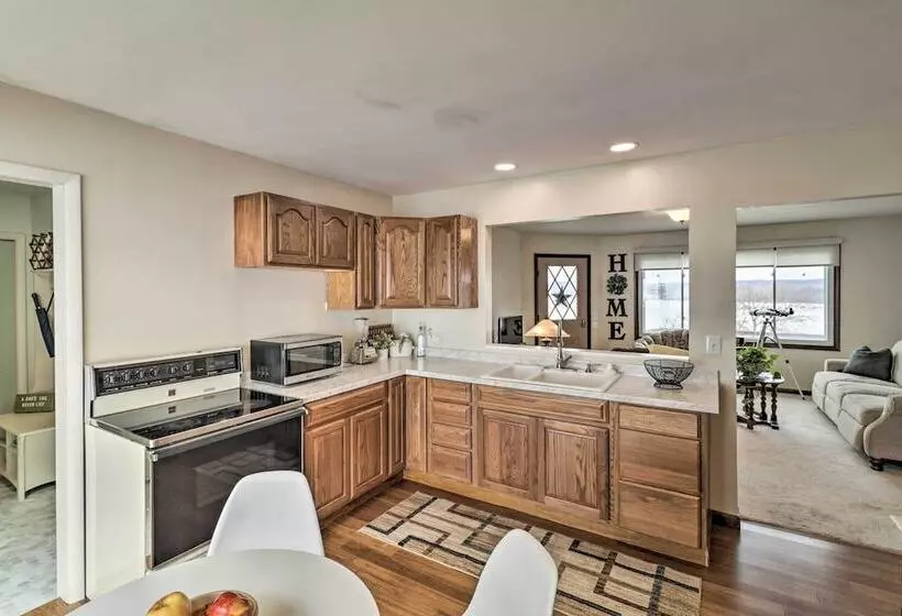 Watch The Sunrise At This Quaint Lake View Cottage