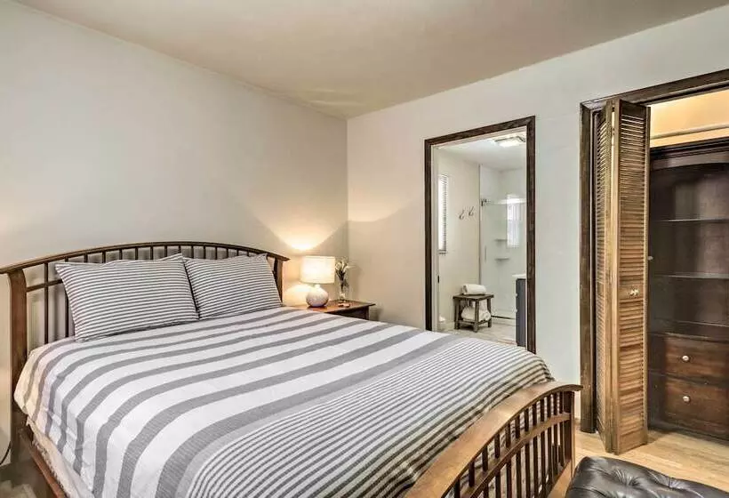 Watch The Sunrise At This Quaint Lake View Cottage