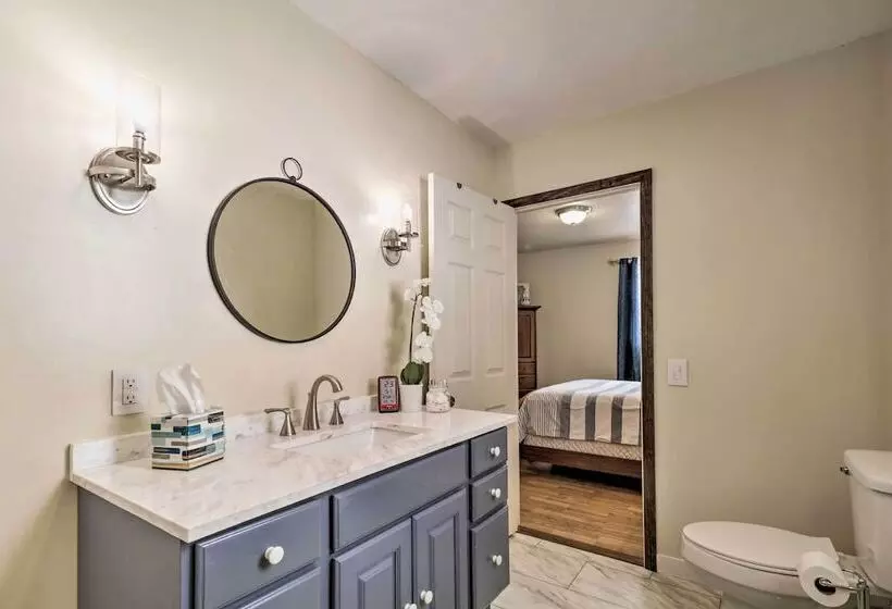 Watch The Sunrise At This Quaint Lake View Cottage