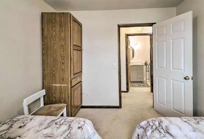 Watch The Sunrise At This Quaint Lake View Cottage