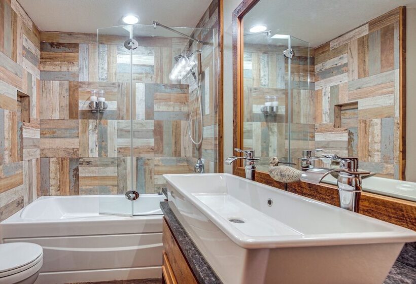 Waterfront Eagle River Lake Home W/ Boat Dock