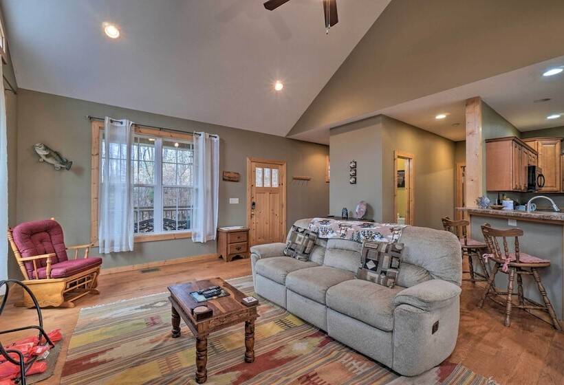 Sevierville Cabin W/ Lake Views & Wraparound Porch