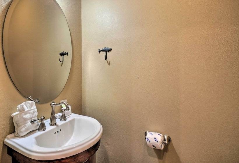 Sevierville Cabin W/ Lake Views & Wraparound Porch