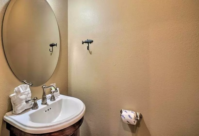 Sevierville Cabin W/ Lake Views & Wraparound Porch