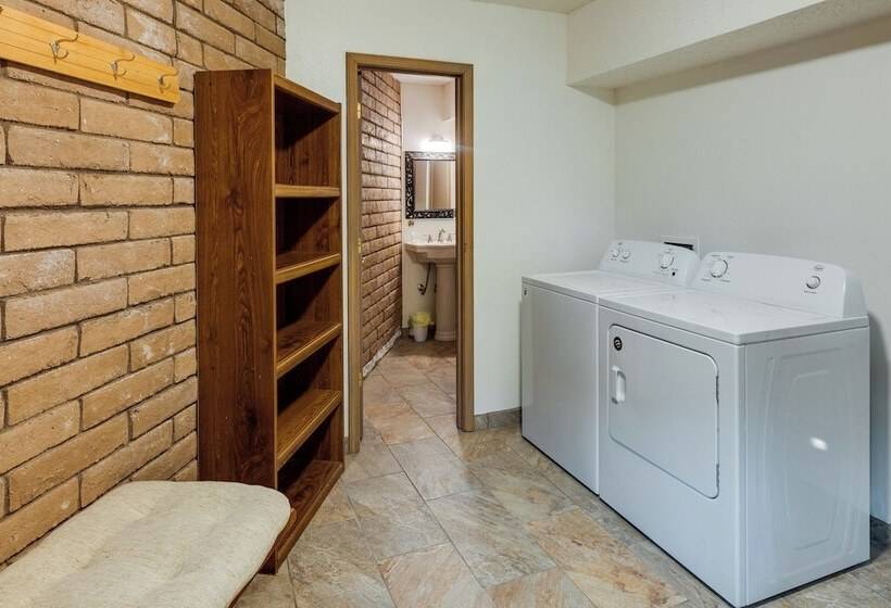 Angel Fire Home W/ Deck ~ 3 Mi To Ski Resort!