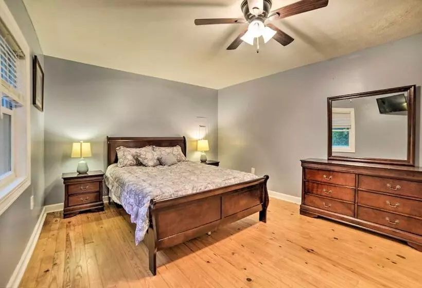 Benton House W/ Grill, Private Dock & Lake Access!