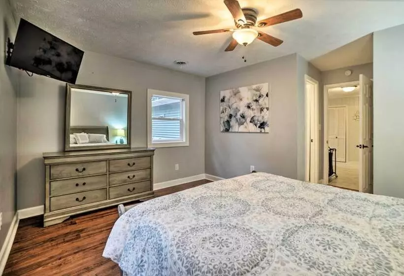 Benton House W/ Grill, Private Dock & Lake Access!