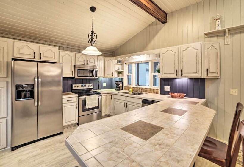 Benton House W/ Grill, Private Dock & Lake Access!