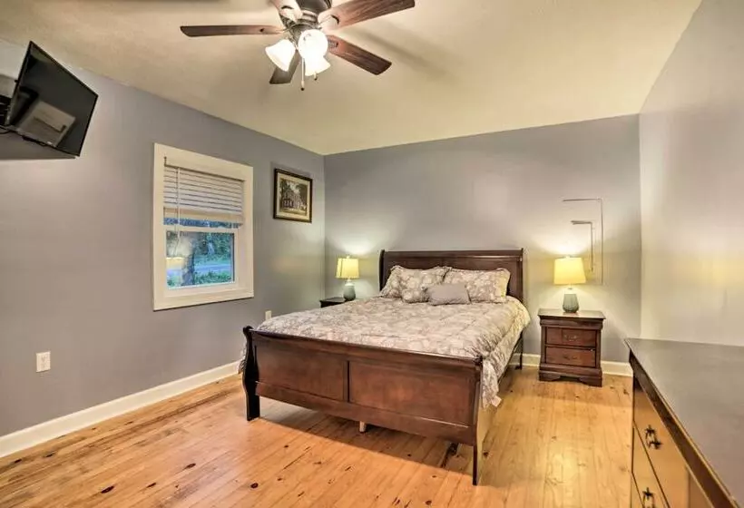 Benton House W/ Grill, Private Dock & Lake Access!