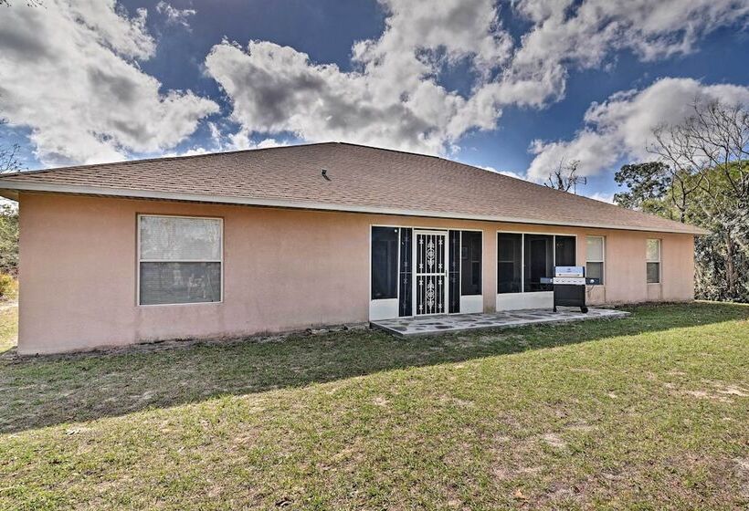 Bright Spring Hill Home: 5 Mi To Weeki Wachee Park