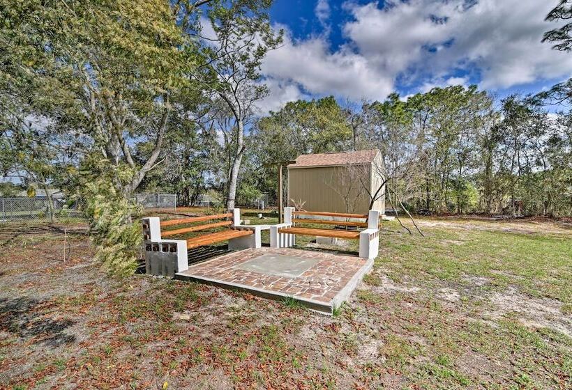 Bright Spring Hill Home: 5 Mi To Weeki Wachee Park