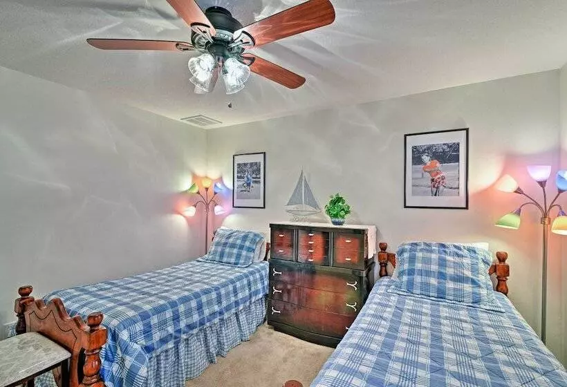 Bright Spring Hill Home: 5 Mi To Weeki Wachee Park