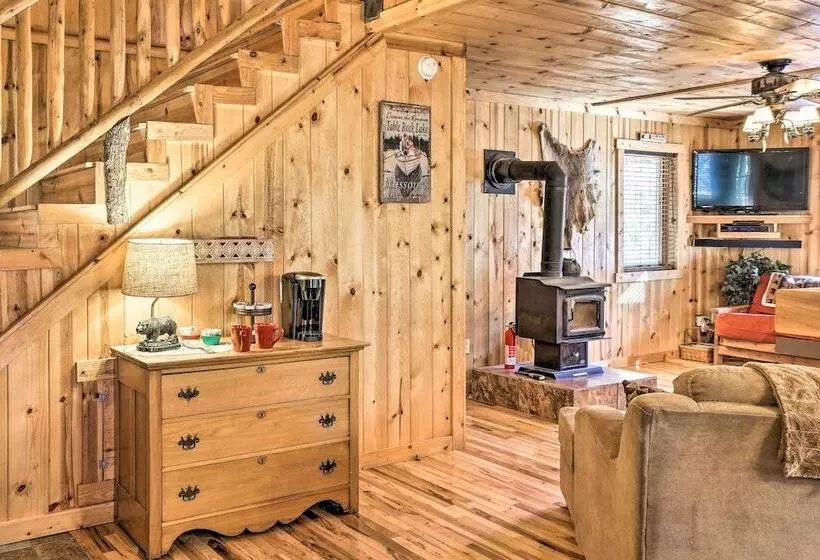 Cabin On Table Rock Lake W/ Hot Tub & Fire Pit!