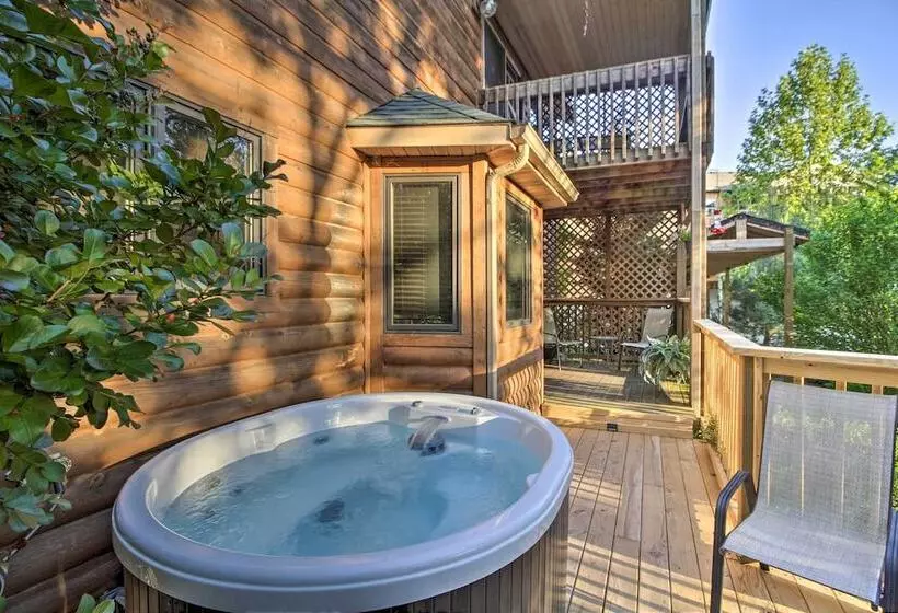 Cabin On Table Rock Lake W/ Hot Tub & Fire Pit!