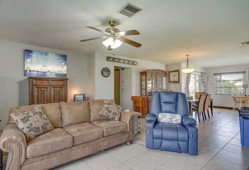 Canalfront Retreat W/ Heated Pool & Hot Tub!