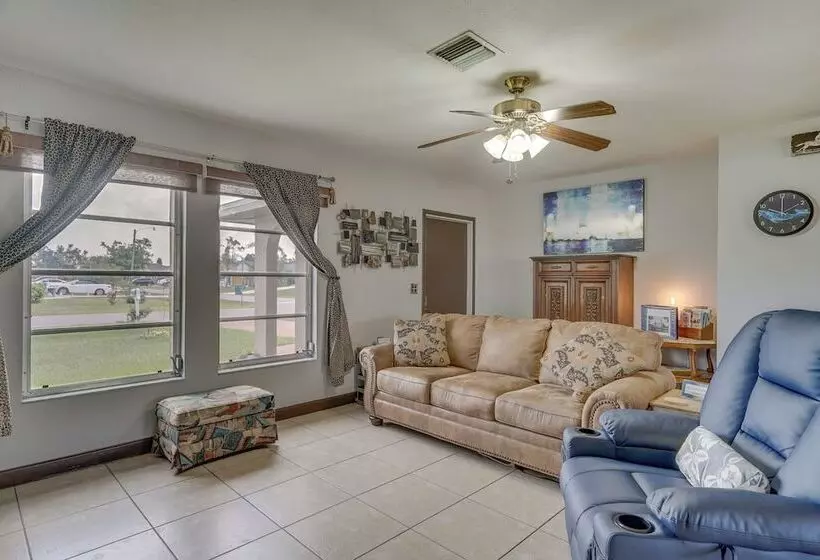 Canalfront Retreat W/ Heated Pool & Hot Tub!