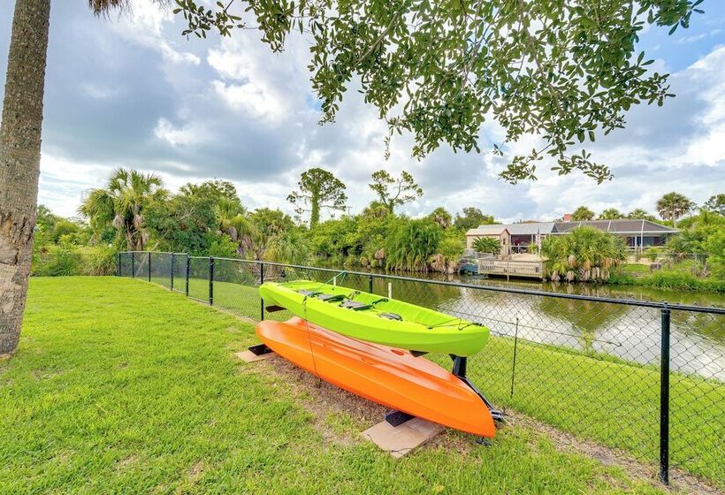Canalfront Retreat W/ Heated Pool & Hot Tub!