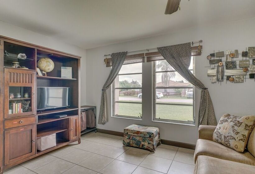 Canalfront Retreat W/ Heated Pool & Hot Tub!