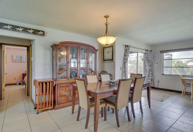 Canalfront Retreat W/ Heated Pool & Hot Tub!