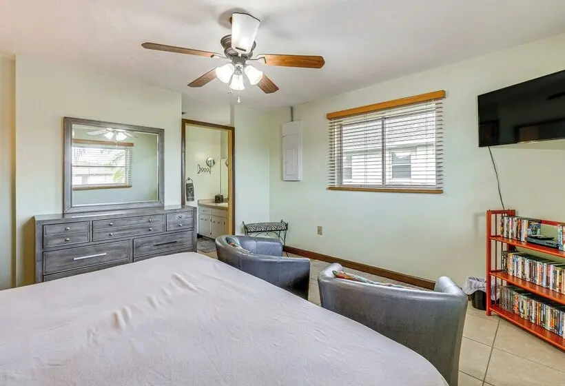 Canalfront Retreat W/ Heated Pool & Hot Tub!