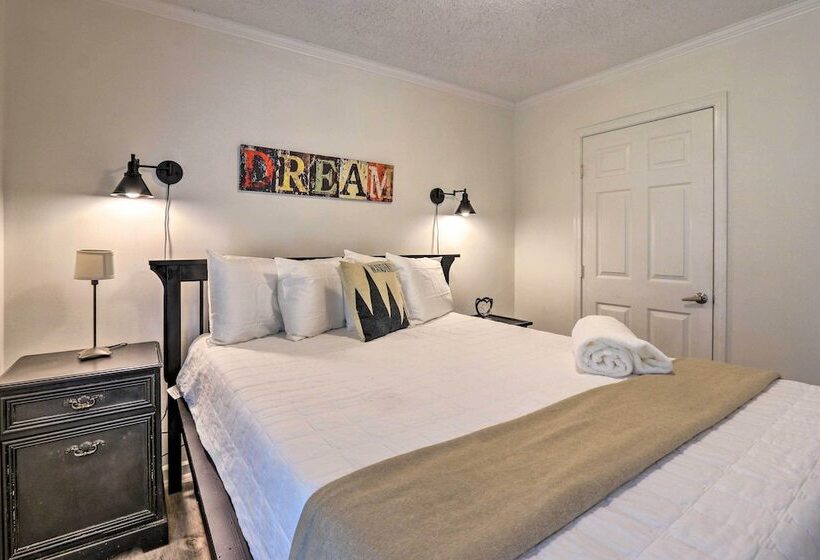 Patio & Gas Grill: Charming Bluffton Escape!