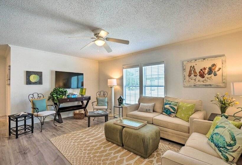 Patio & Gas Grill: Charming Bluffton Escape!