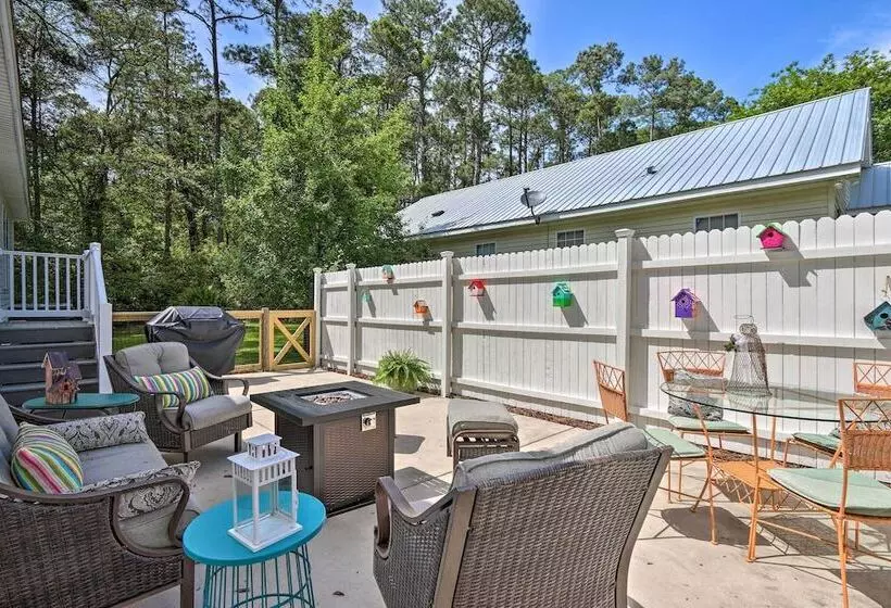Patio & Gas Grill: Charming Bluffton Escape!