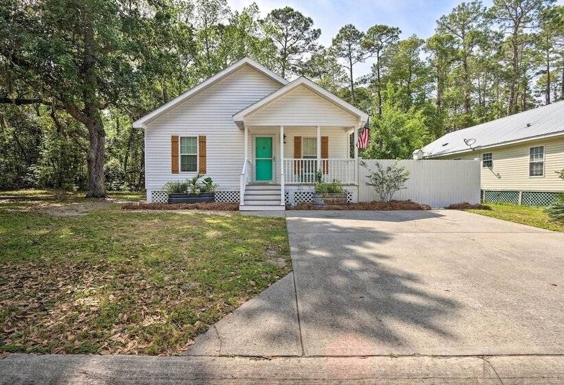 Patio & Gas Grill: Charming Bluffton Escape!