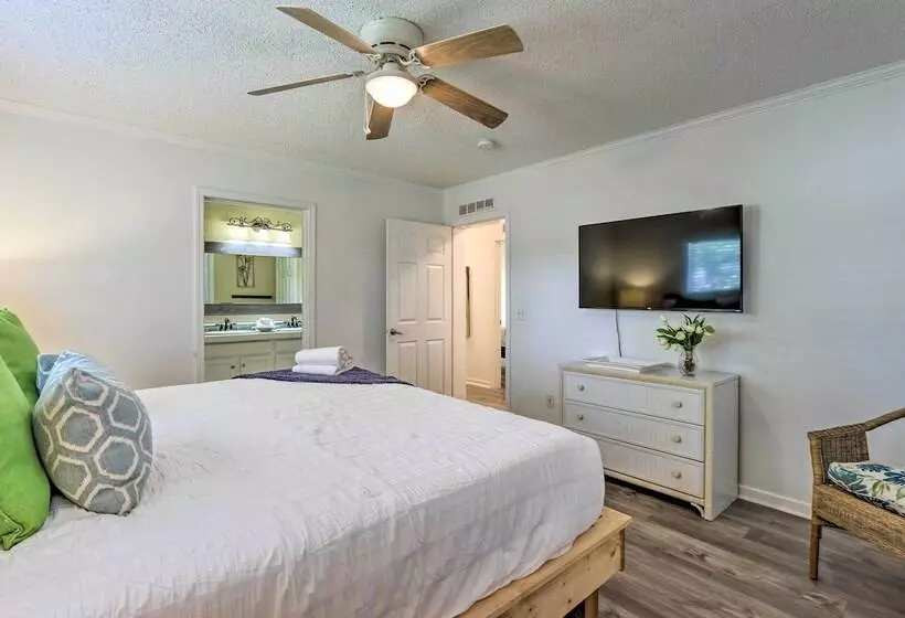 Patio & Gas Grill: Charming Bluffton Escape!