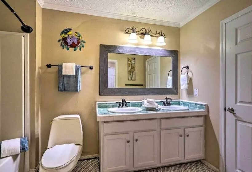 Patio & Gas Grill: Charming Bluffton Escape!