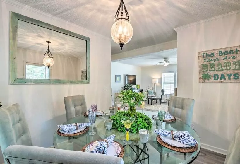 Patio & Gas Grill: Charming Bluffton Escape!