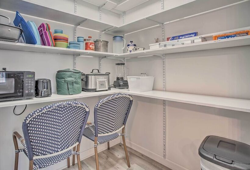 Charming Retreat On 20 Acres W/ Private Lake!