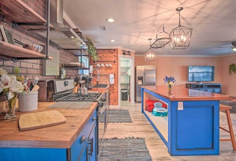 Charming Retreat On 20 Acres W/ Private Lake!