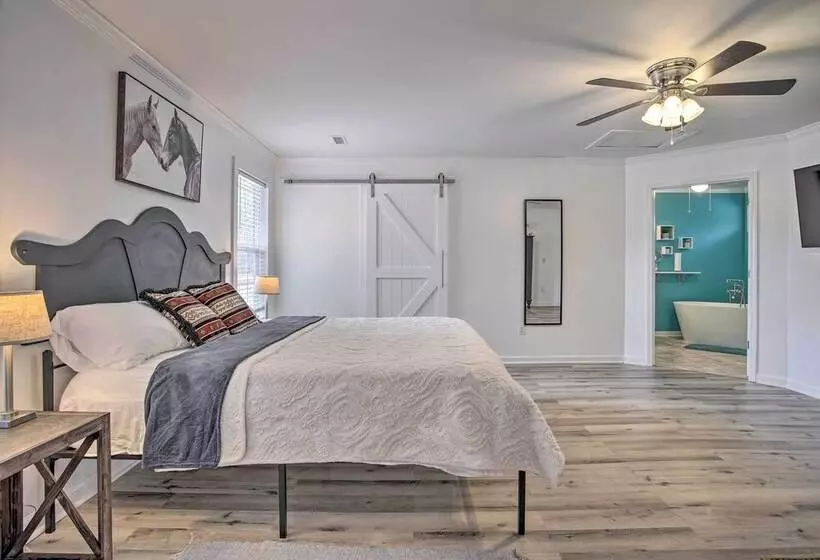 Charming Retreat On 20 Acres W/ Private Lake!