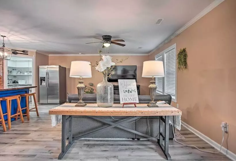 Charming Retreat On 20 Acres W/ Private Lake!