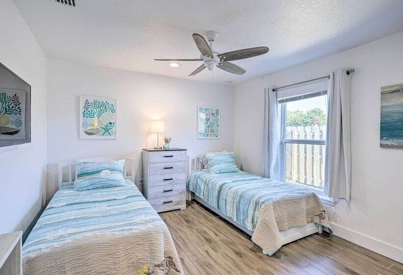 Chic Cocoa Beach Oasis W/ Pool   Steps To Shore!