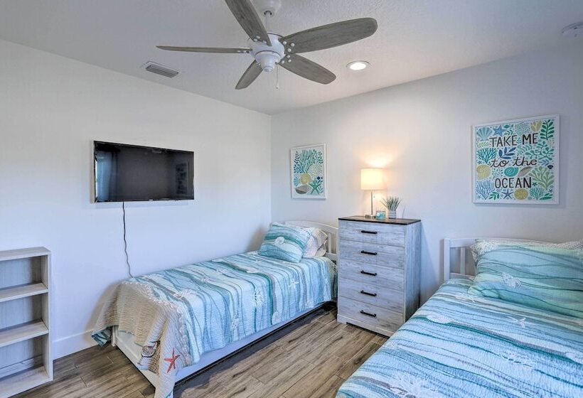 Chic Cocoa Beach Oasis W/ Pool   Steps To Shore!