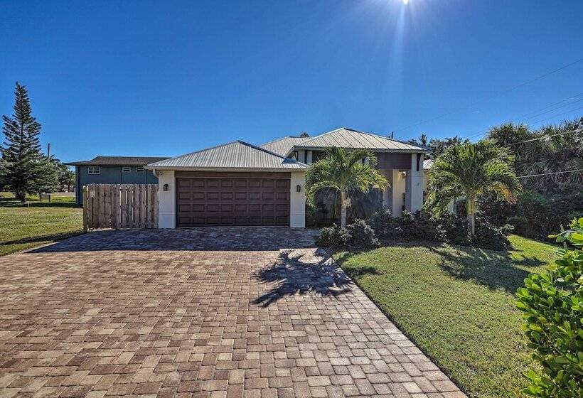 Chic Cocoa Beach Oasis W/ Pool   Steps To Shore!