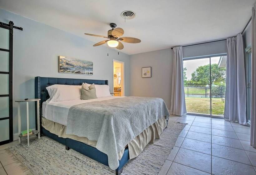 Private Pool & Dock: Coconut Creek Home!