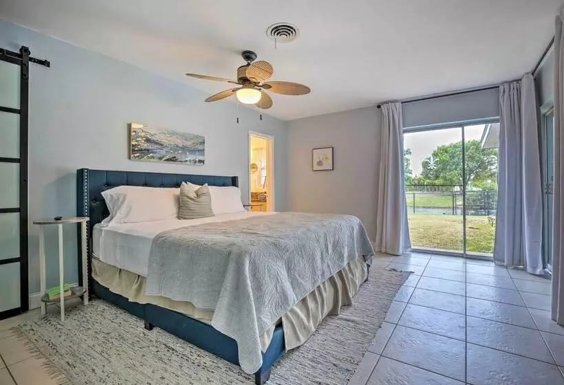 Private Pool & Dock: Coconut Creek Home!