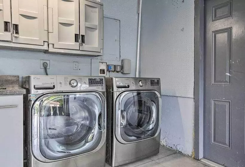 Private Pool & Dock: Coconut Creek Home!