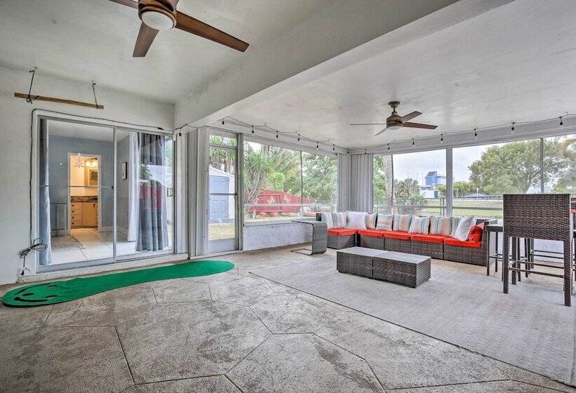 Private Pool & Dock: Coconut Creek Home!