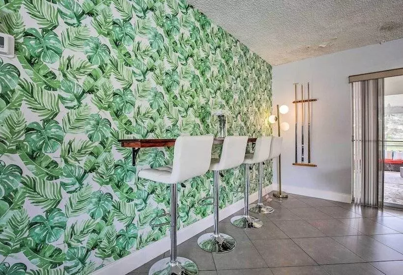 Private Pool & Dock: Coconut Creek Home!