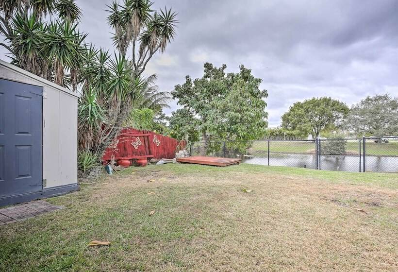 Private Pool & Dock: Coconut Creek Home!