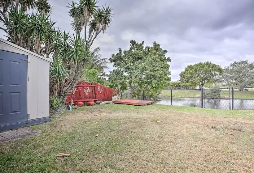 Private Pool & Dock: Coconut Creek Home!