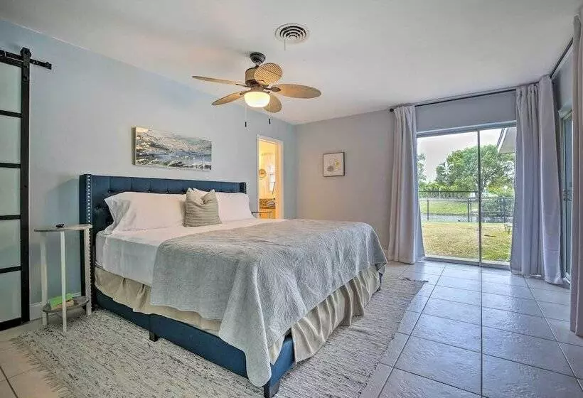 Private Pool & Dock: Coconut Creek Home!