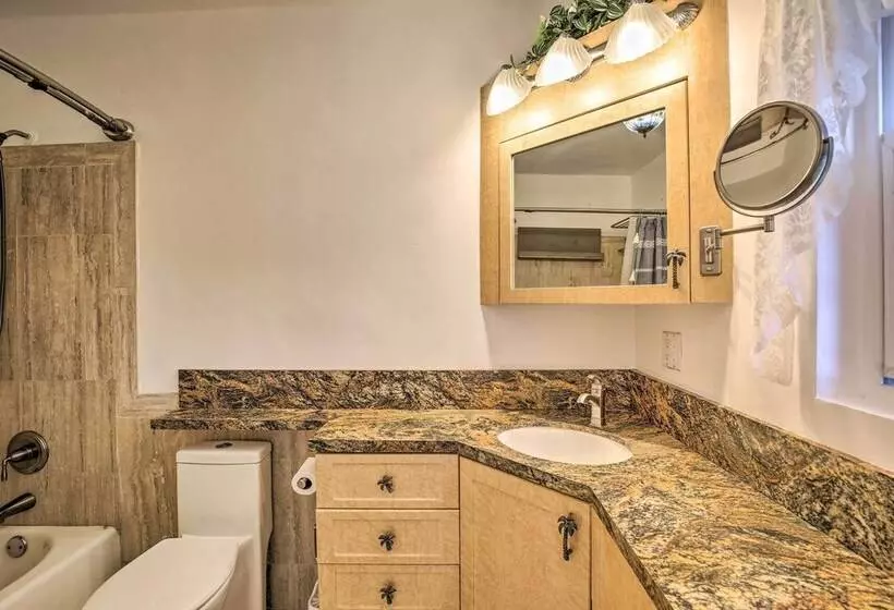 Private Pool & Dock: Coconut Creek Home!