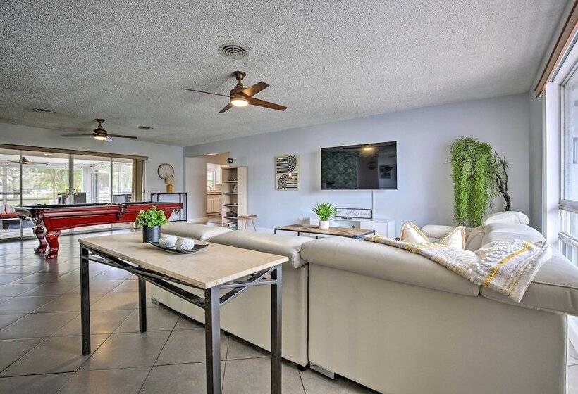 Private Pool & Dock: Coconut Creek Home!