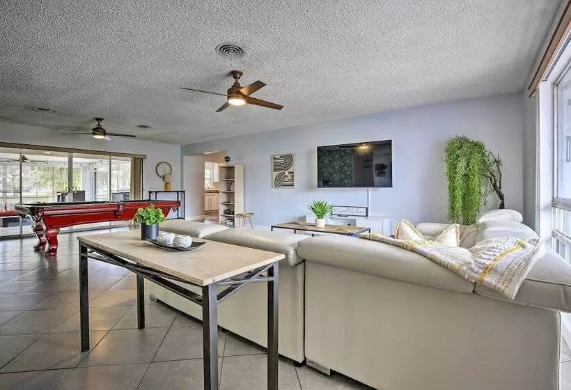 Private Pool & Dock: Coconut Creek Home!